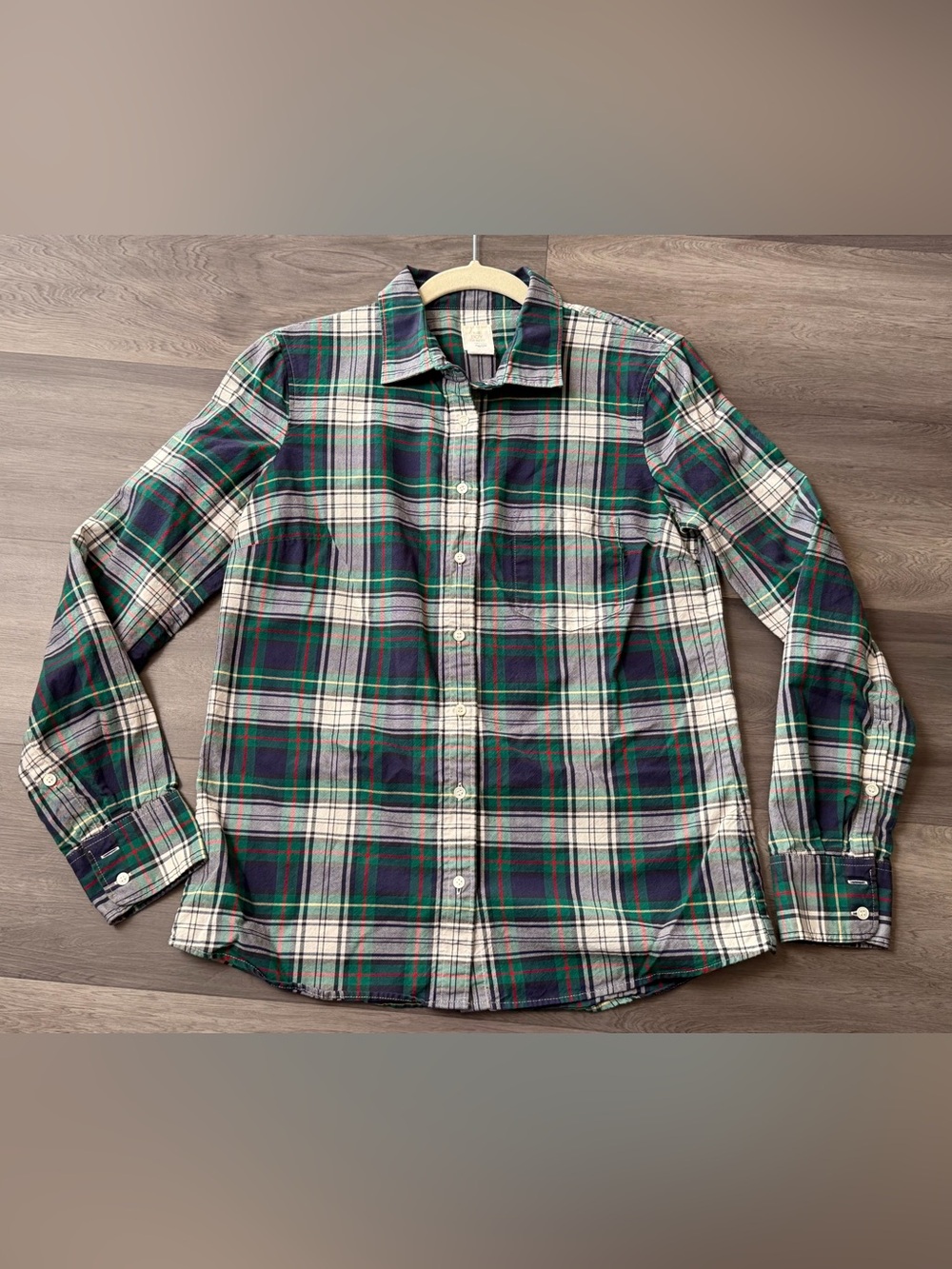 Women’s J. Crew Boy Shirt Carrick Plaid Button-Down size 6